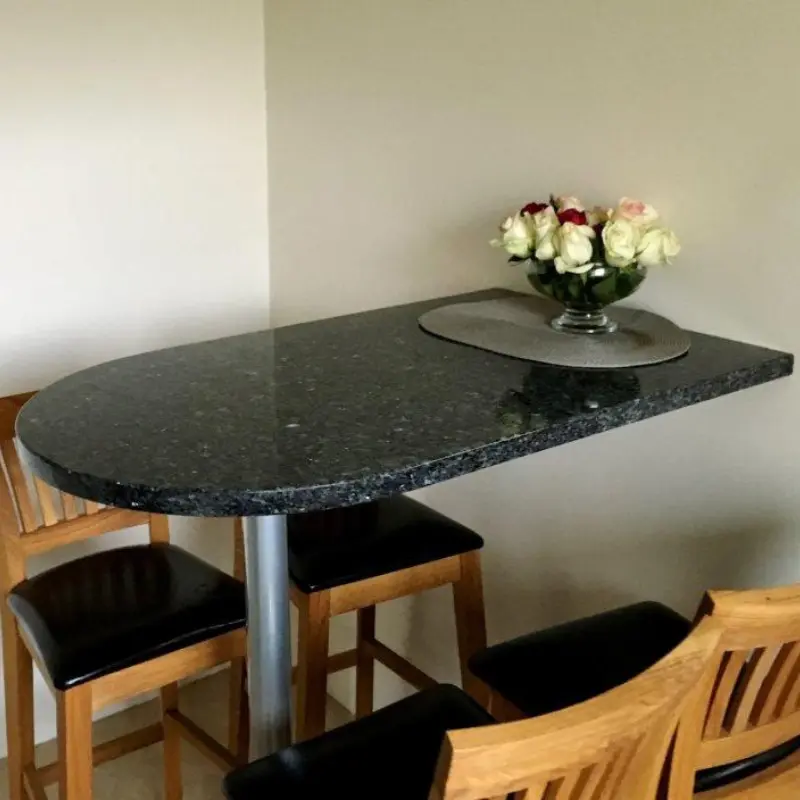 Akmens stalviršiai, barai ir palangės virtuvei