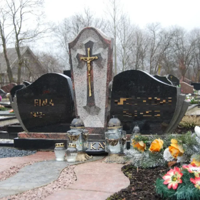 Antkapių ir paminklų gamyba 14